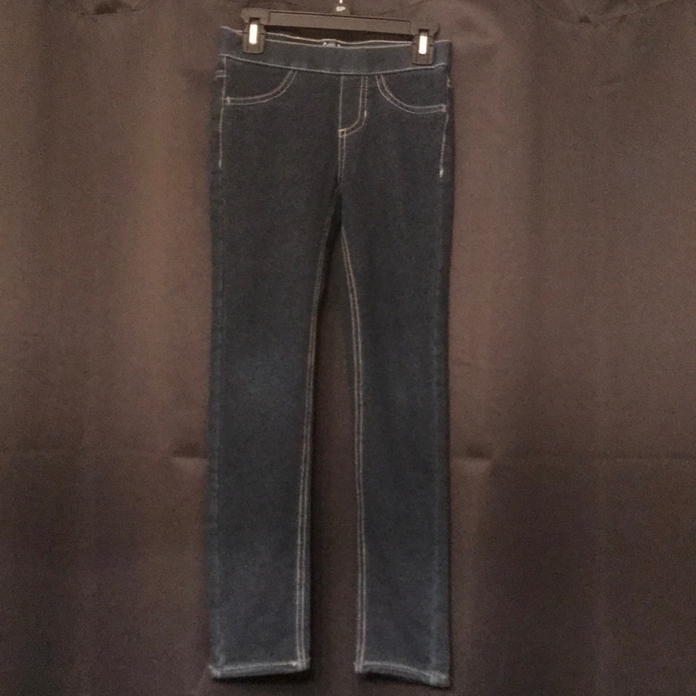 Girls jegging size 8. Like new!